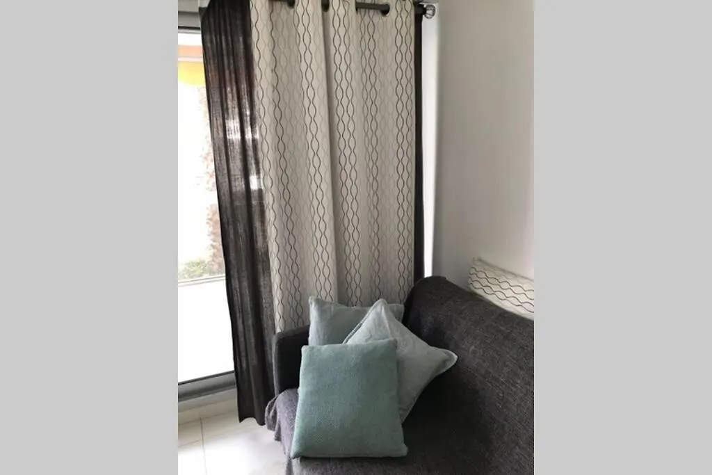 Apartment App Le Rocazur Avec Piscine Et Parking En Bord De Mer A 500M Du Centre Ville Menton France