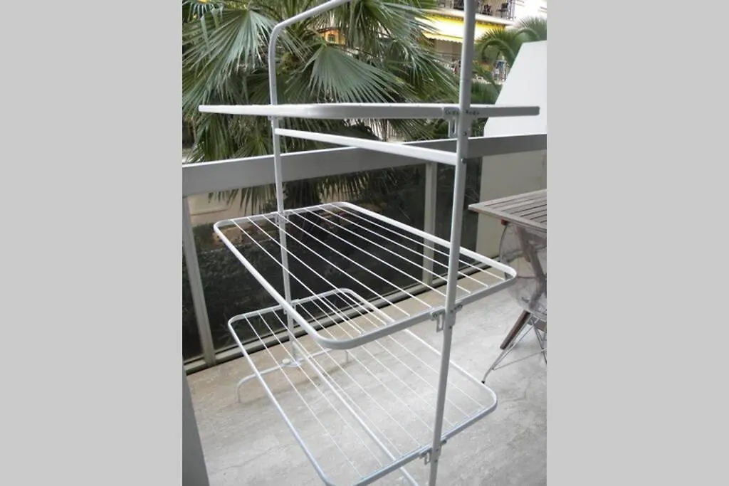 App Le Rocazur Avec Piscine Et Parking En Bord De Mer A 500M Du Centre Ville Menton Apartment