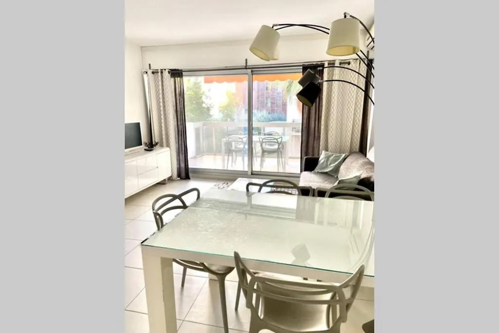 Apartment App Le Rocazur Avec Piscine Et Parking En Bord De Mer A 500M Du Centre Ville Menton