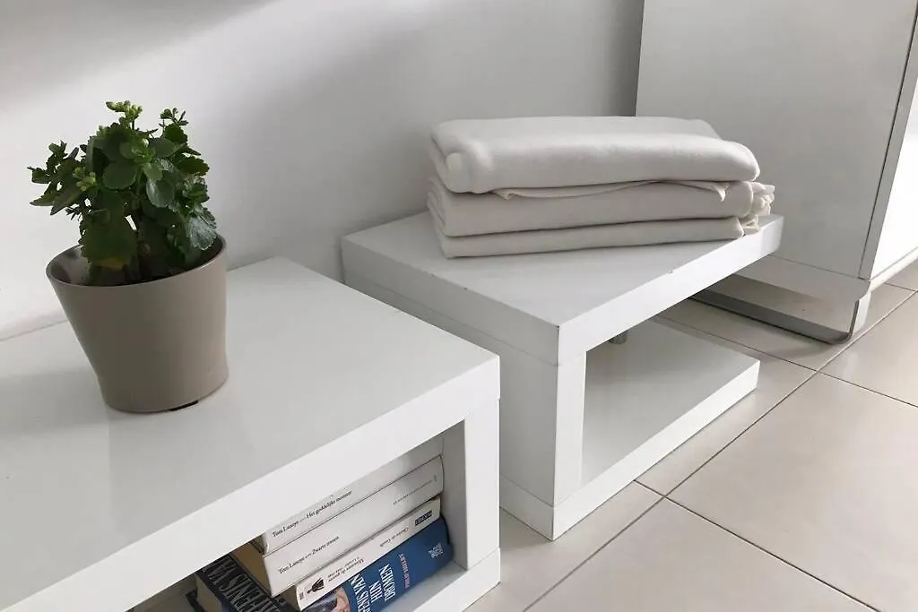 Apartment App Le Rocazur Avec Piscine Et Parking En Bord De Mer A 500M Du Centre Ville Menton