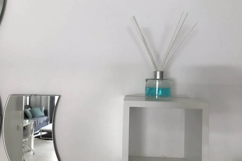 App Le Rocazur Avec Piscine Et Parking En Bord De Mer A 500M Du Centre Ville Menton Apartmán