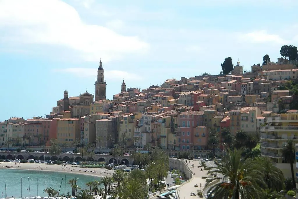 App Le Rocazur Avec Piscine Et Parking En Bord De Mer A 500M Du Centre Ville Menton